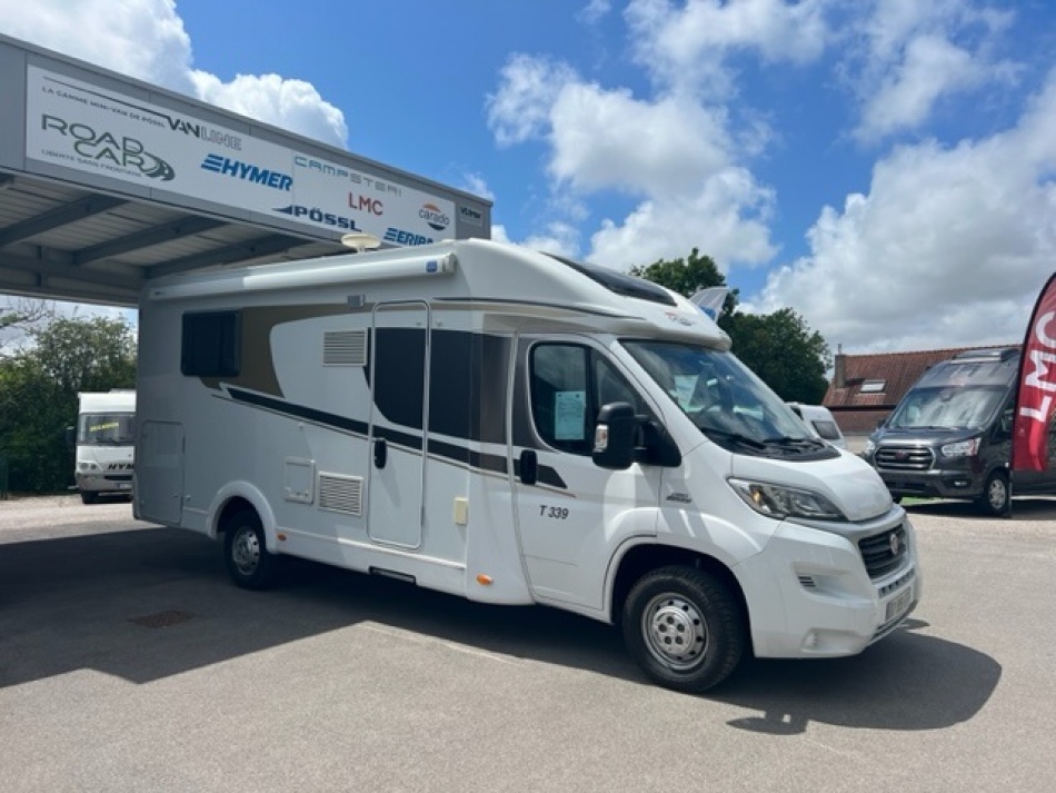 camping car CARADO T 339 modèle 2015